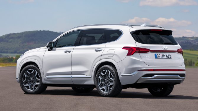 В нашей стране появились новые кроссоверы Hyundai Santa Fe санта 3