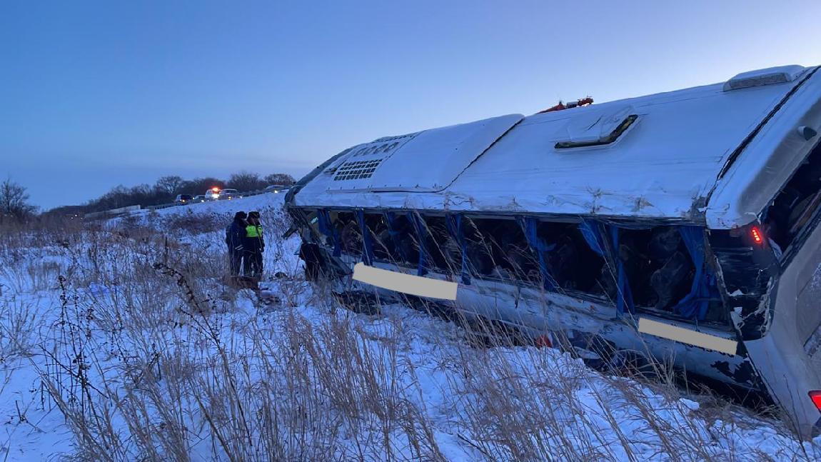 В Хабаровском крае опрокинулся автобус, 6 человек погибли, 17 пострадали Автобус Хабаровский