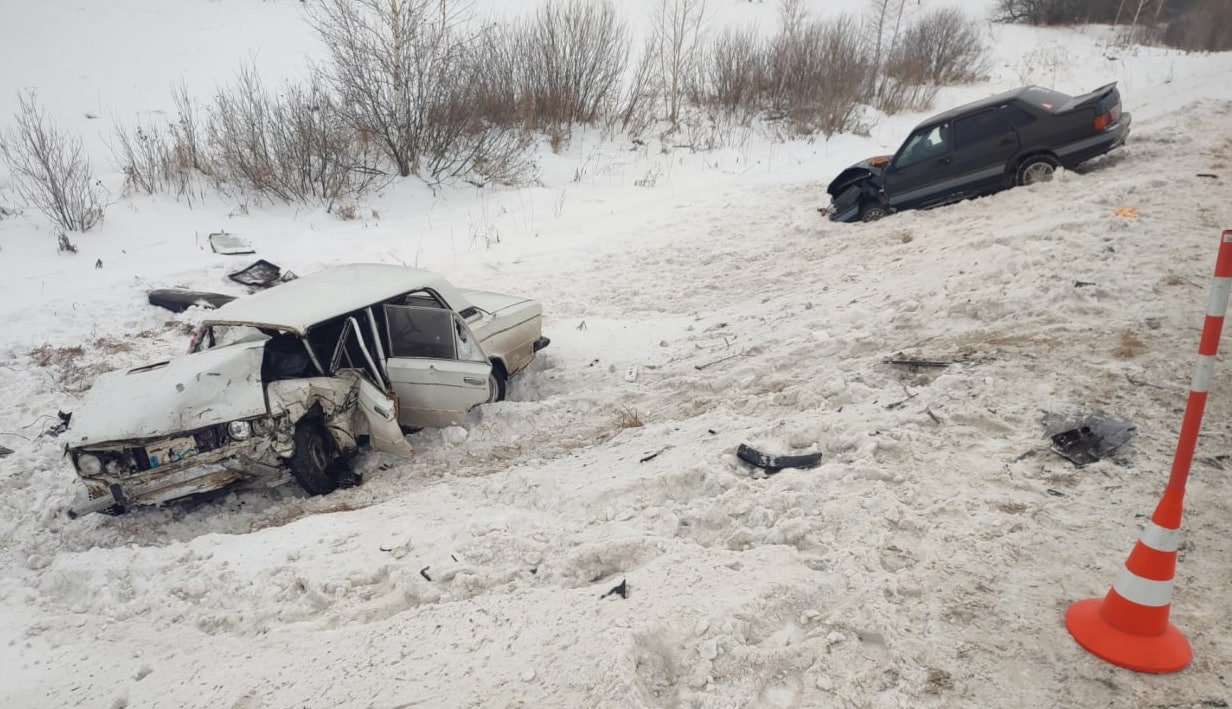 В ДТП на трассе Шадринск — Ялуторовск в Тюменской области пострадали 6 человек Тюмень1