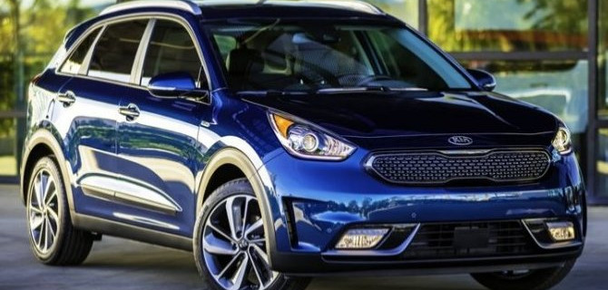 Начались российские продажи кроссоверов KIA Niro