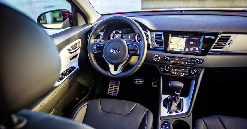 Начались российские продажи кроссоверов KIA Niro ниро 5