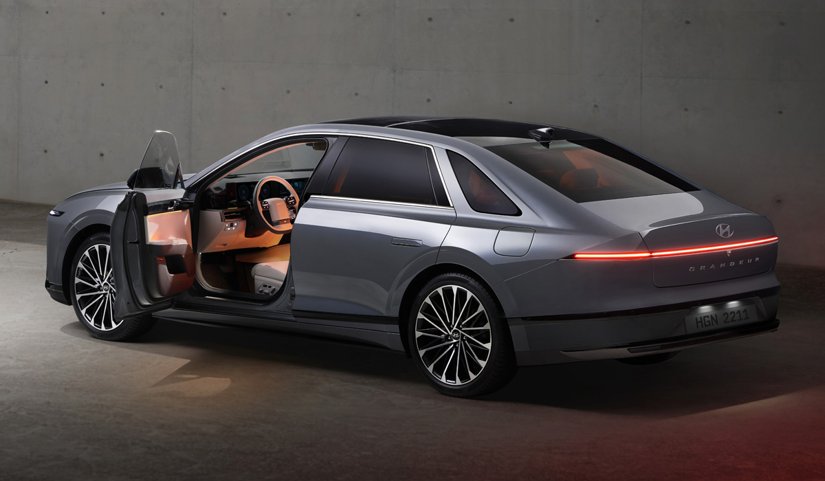Стартовали российские продажи премиальных седанов Hyundai Grandeur гранд 2