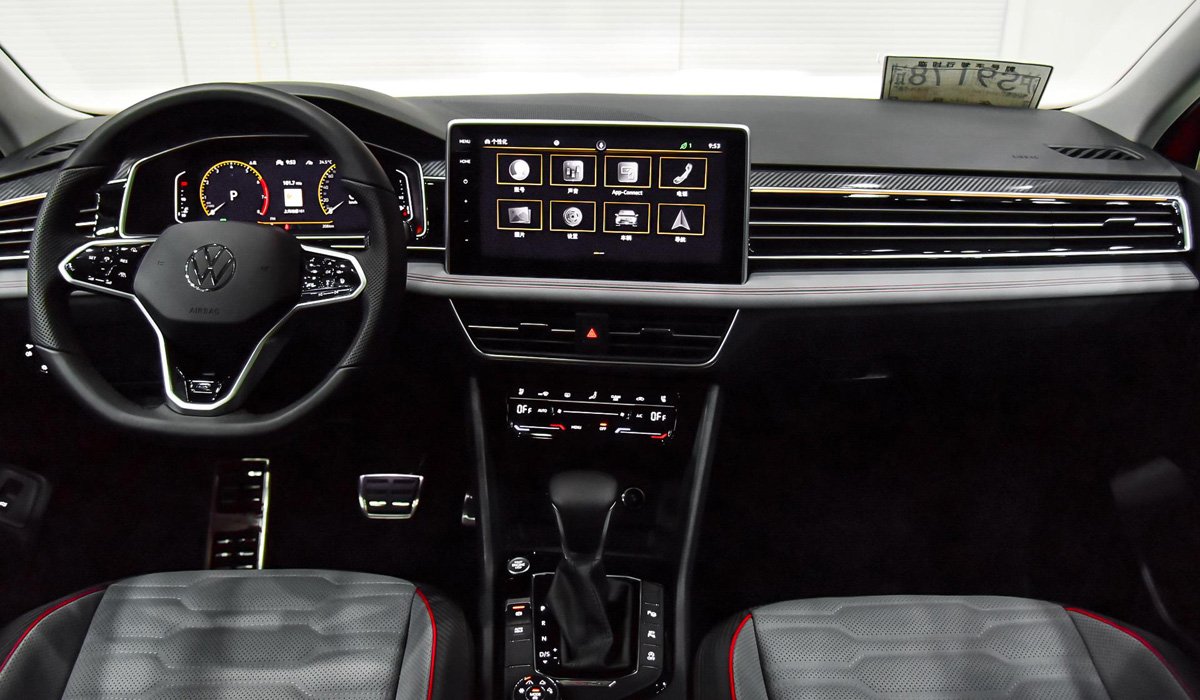 На российском авторынке появились кроссоверы Volkswagen Tiguan X тигуан 4