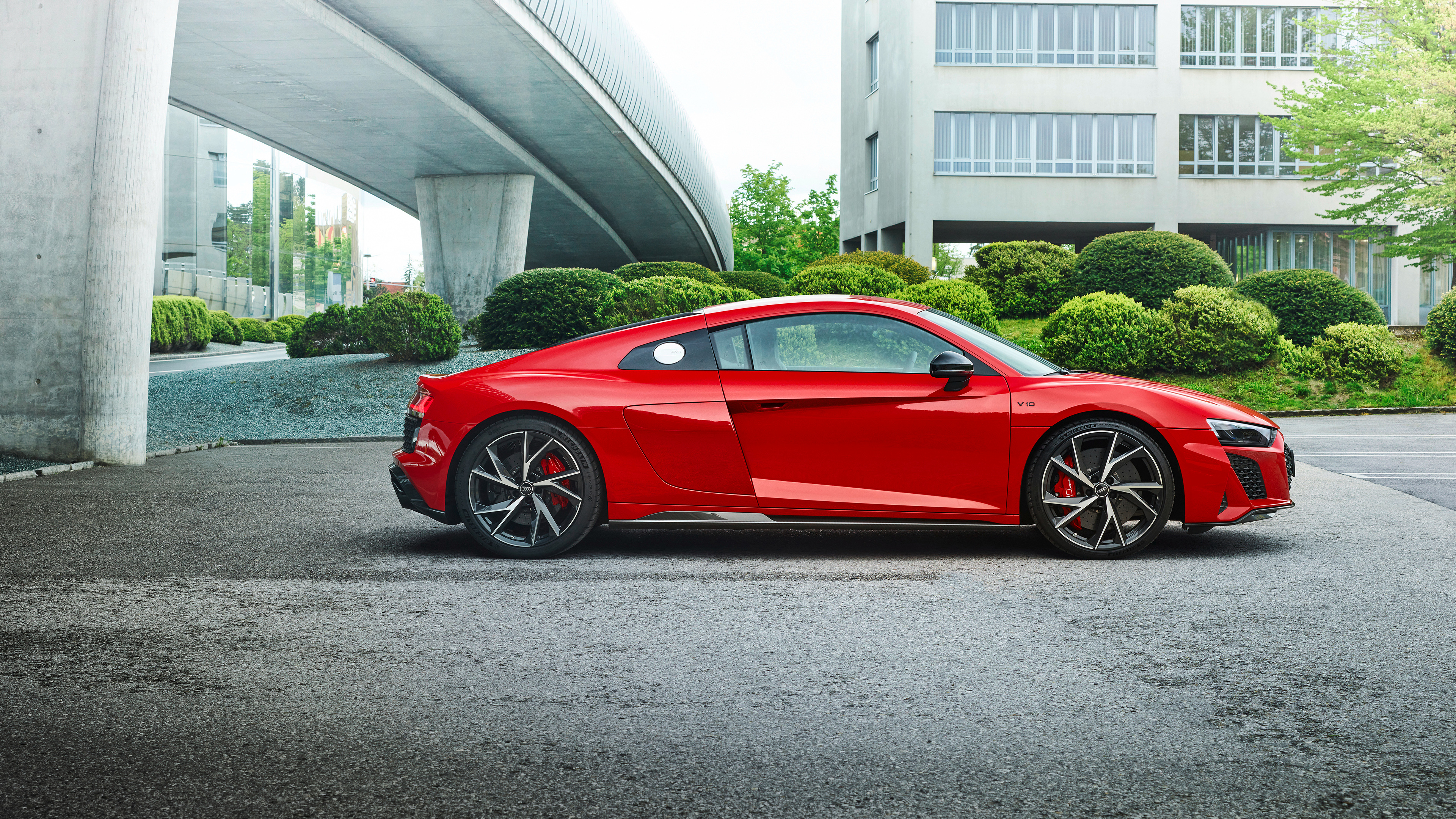 В нашу страну вернулись суперкары Audi R8 ауди 8 4