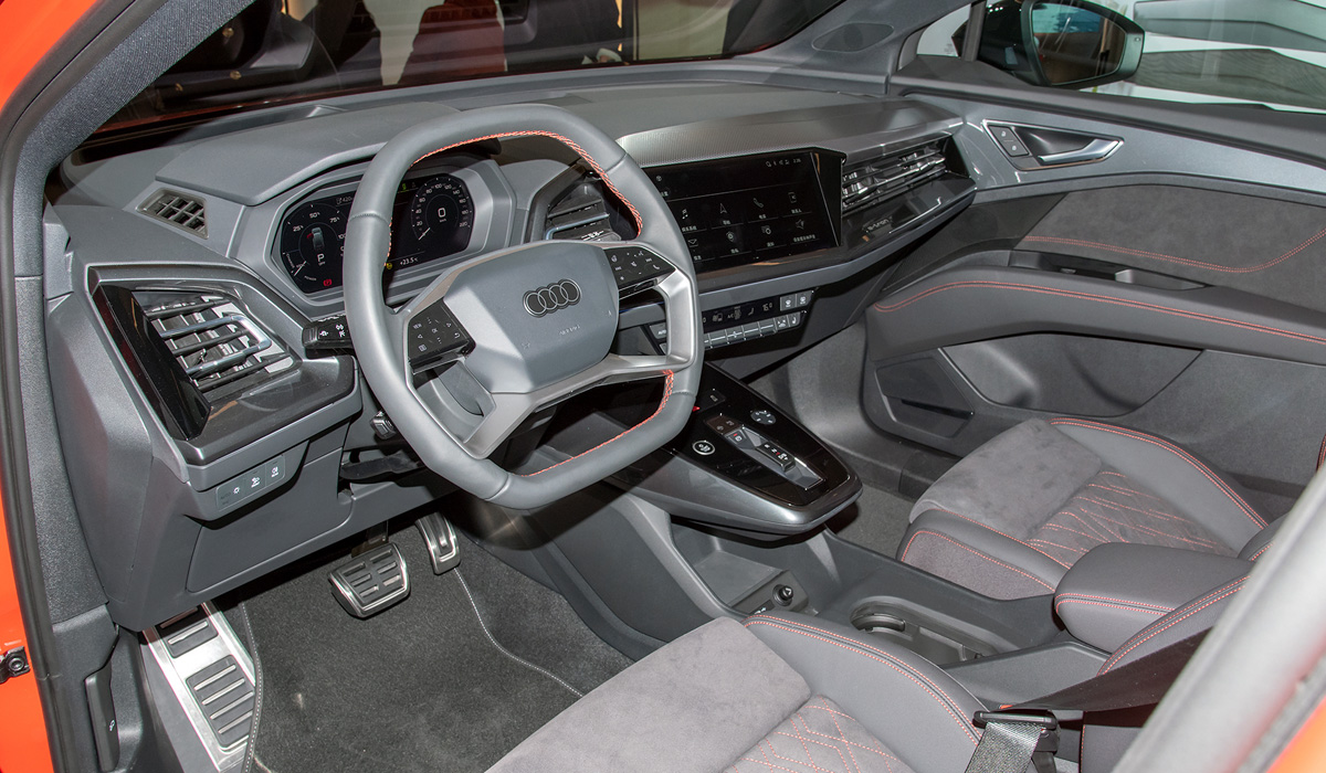 В нашу страну впервые прибыли электромобили Audi Q5 e-Тron ауди 3