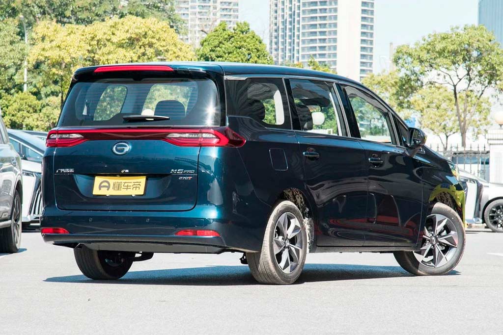 Начались российские продажи премиальных минивэнов GAC Trumpchi M6 гак 2