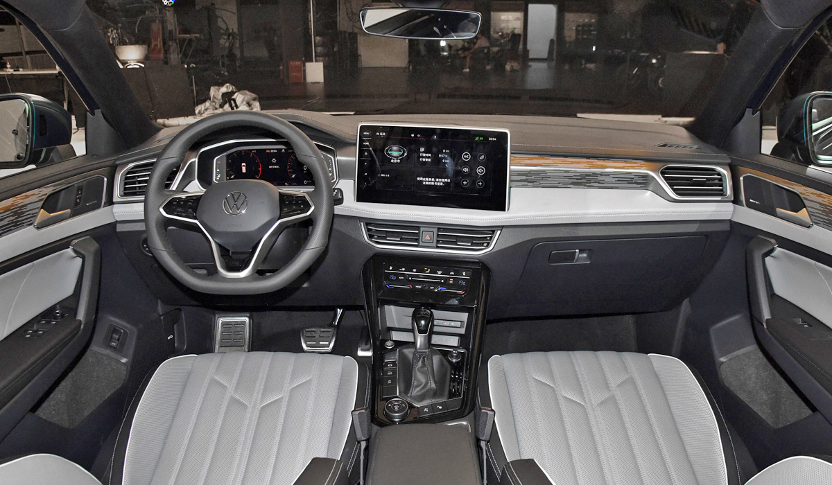 На авторынке нашей страны появились паркетники Volkswagen Tayron фолькс 4
