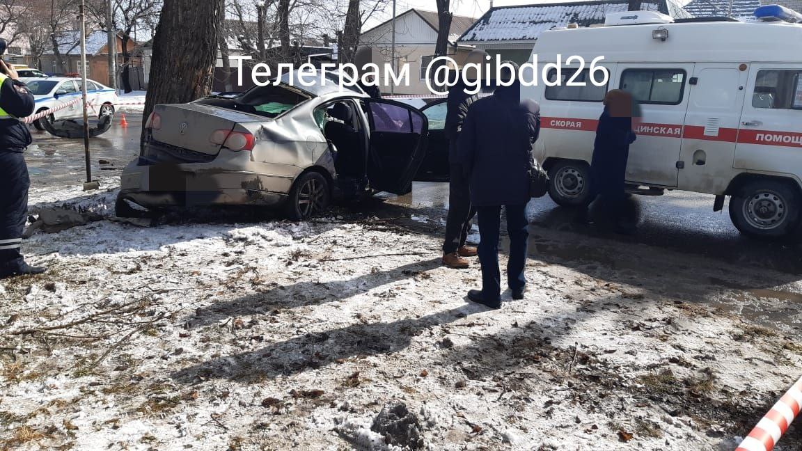 Юный водитель и его пассажир погибли в результате ДТП в Ессентуках