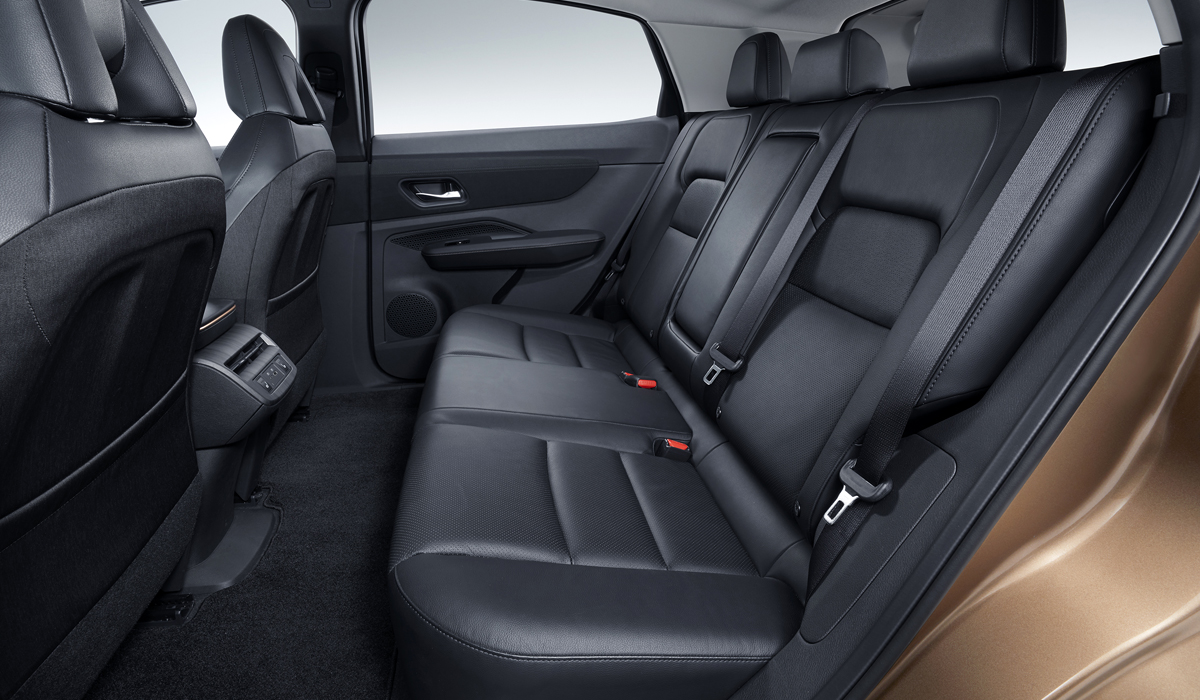 Начались российские продажи электрокроссоверов Nissan Ariya ария 7