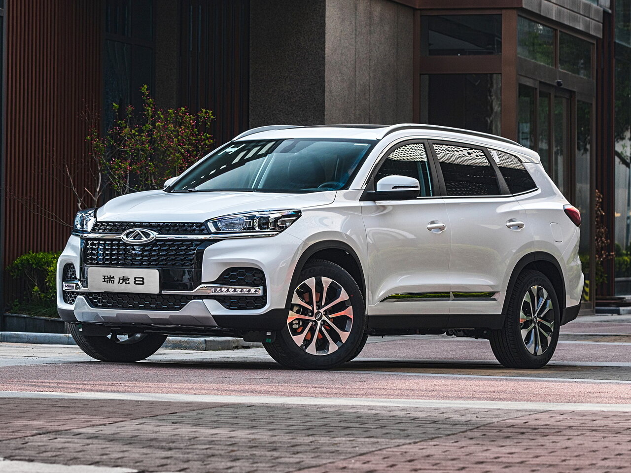 В России уменьшен размер скидок на кроссоверы Chery чери 5