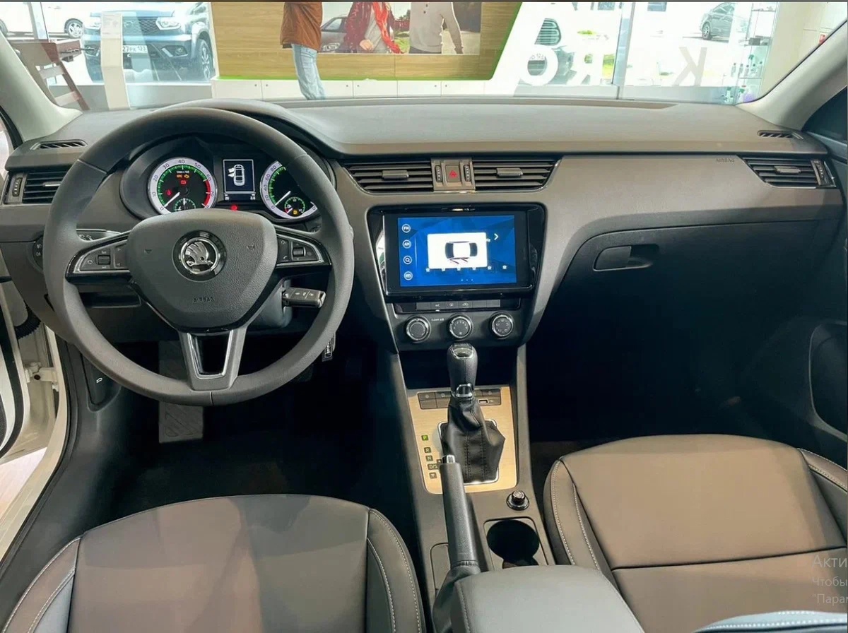 В России вновь появились лифтбеки Skoda Octavia шкода 3