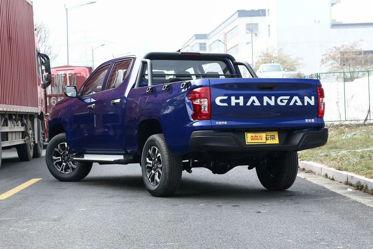 В нашей стране появился бюджетный аналог пикапа Toyota Tundra чанган 4