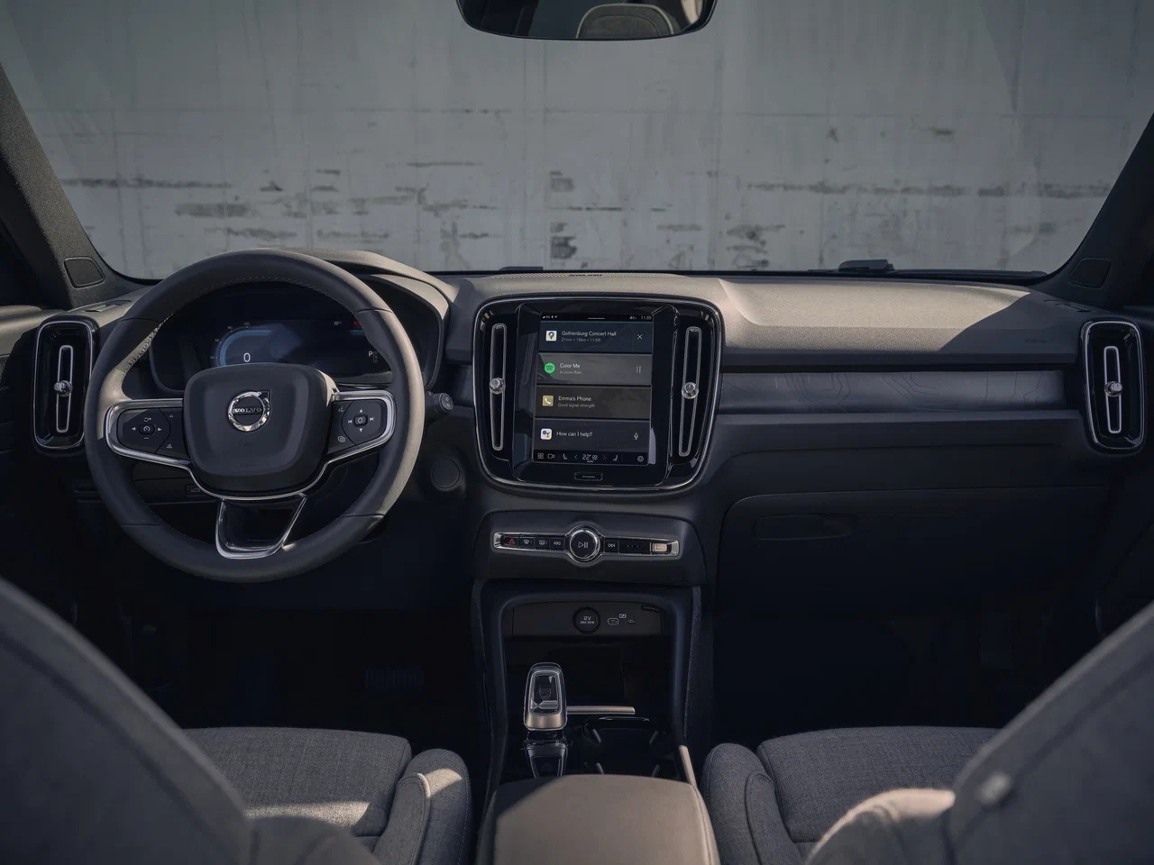 На российский авторынок вернулись кроссоверы Volvo XC40 вольво 6