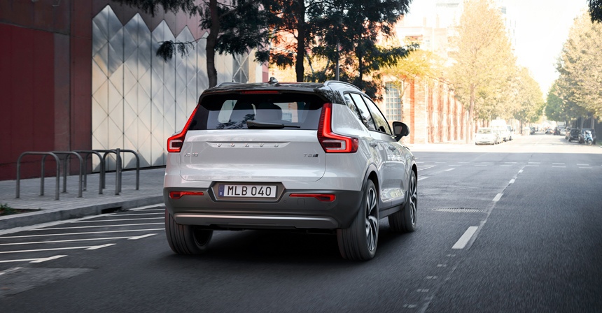 На российский авторынок вернулись кроссоверы Volvo XC40 вольво 2