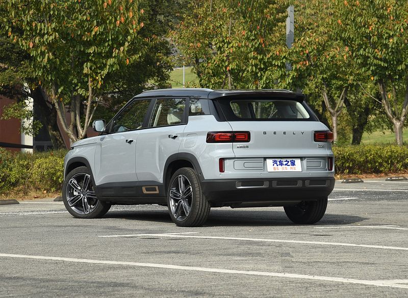 В России появились кроссоверы Geely Icon икон 3
