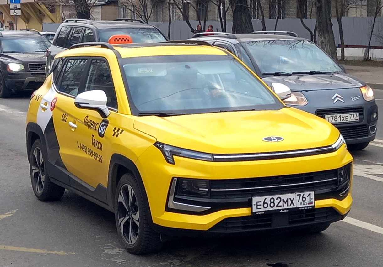 В «Яндекс.Такси» появились кроссоверы «Москвич 3» москвич такси 1