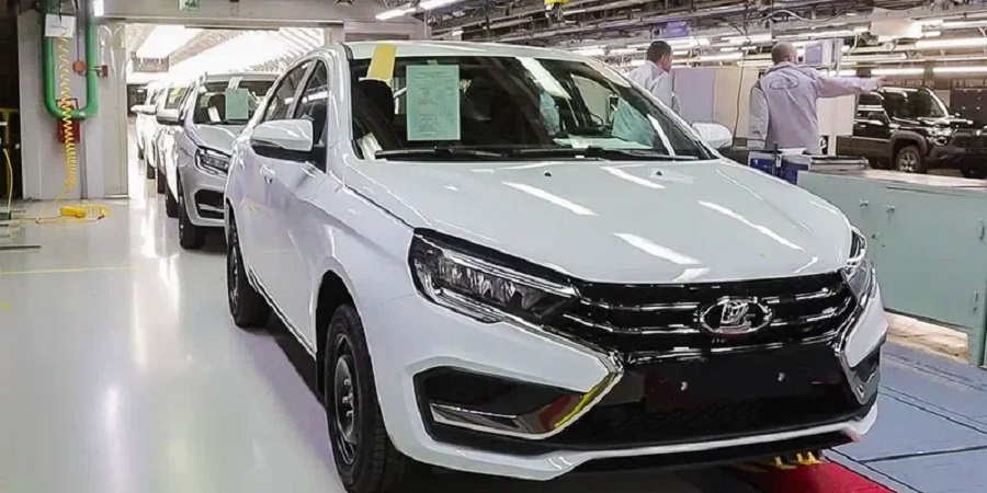 «АвтоВАЗ» прояснил ситуацию с началом продаж Lada Vesta NG веста 1