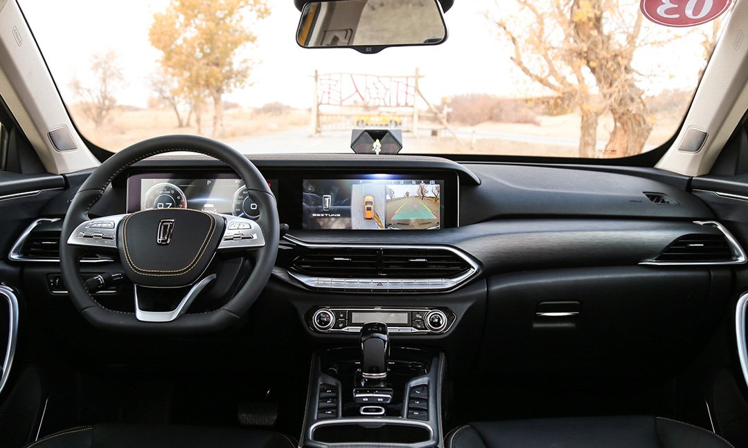 «АвтоВАЗ» начнёт производство на бывшем заводе Nissan в Санкт-Петербурге уже в начале лета Салон FAW Bestune T77