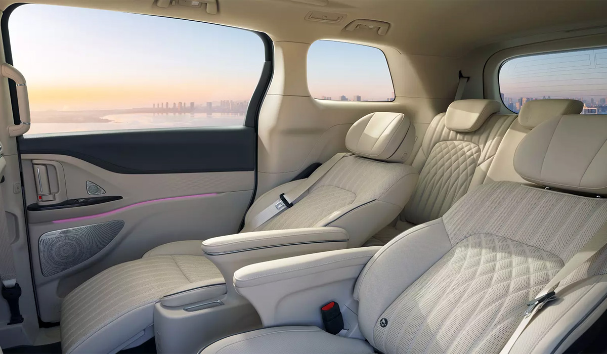 В России начались продажи электрических минивэнов Voyah Dream EV дрим 5
