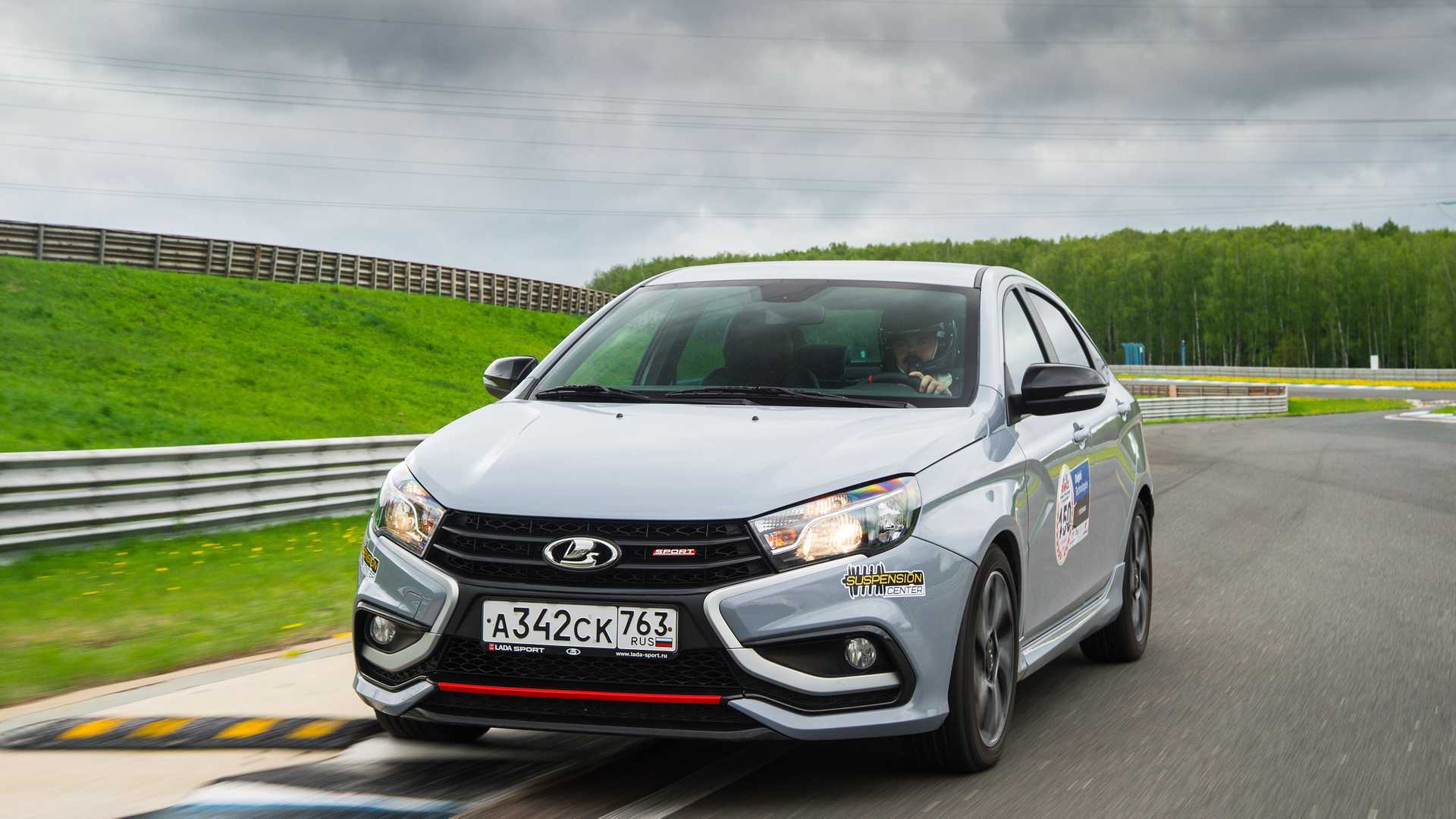 «АвтоВАЗ» выпустил партию универсалов Lada Vesta SW NG Sport веста 1