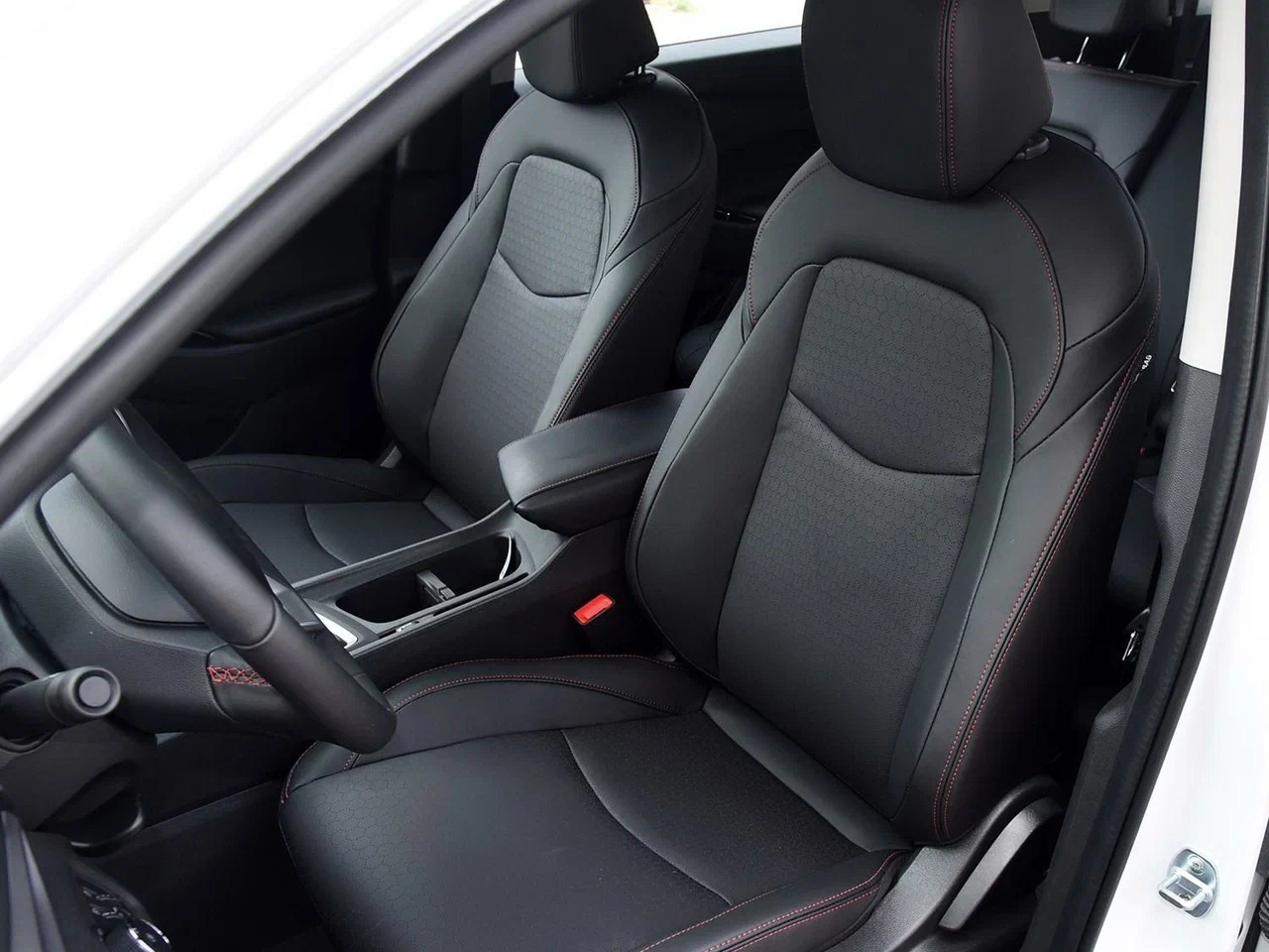 На авторынке нашей страны впервые появились кросс-вэны Chevrolet Orlando шеви 6