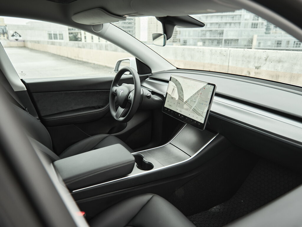 Tesla Model Y сделал электромобили самыми продаваемыми в мире Tesla Model Y салон