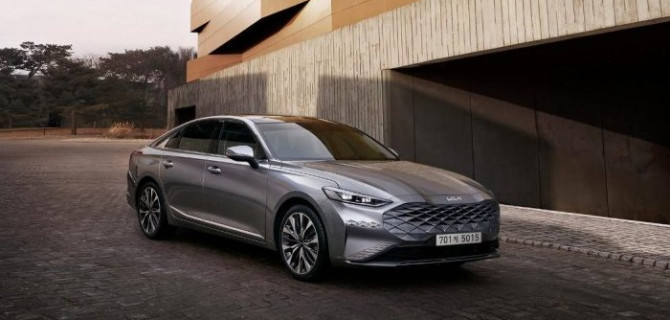 В России серьёзно подешевели седаны KIA K8
