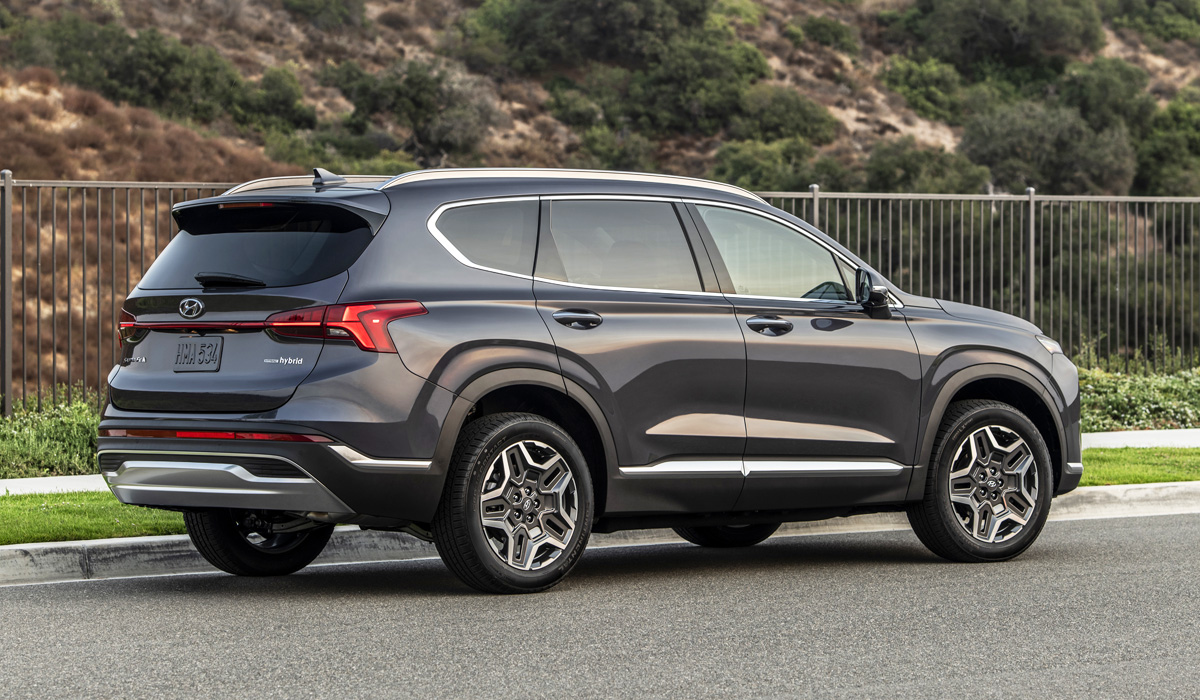В нашей стране начались продажи новой версии кроссовера Hyundai Santa Fe санта 2