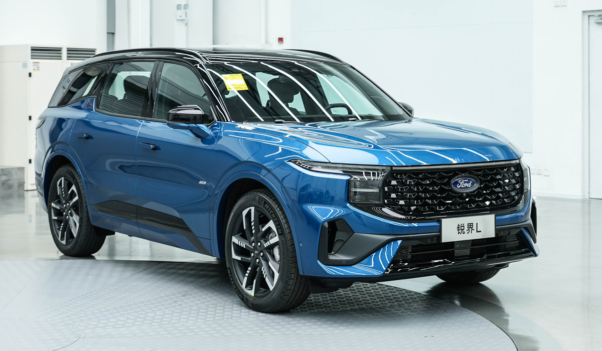 На авторынок нашей страны впервые вывели премиальные кроссоверы Ford Edge L форд 1