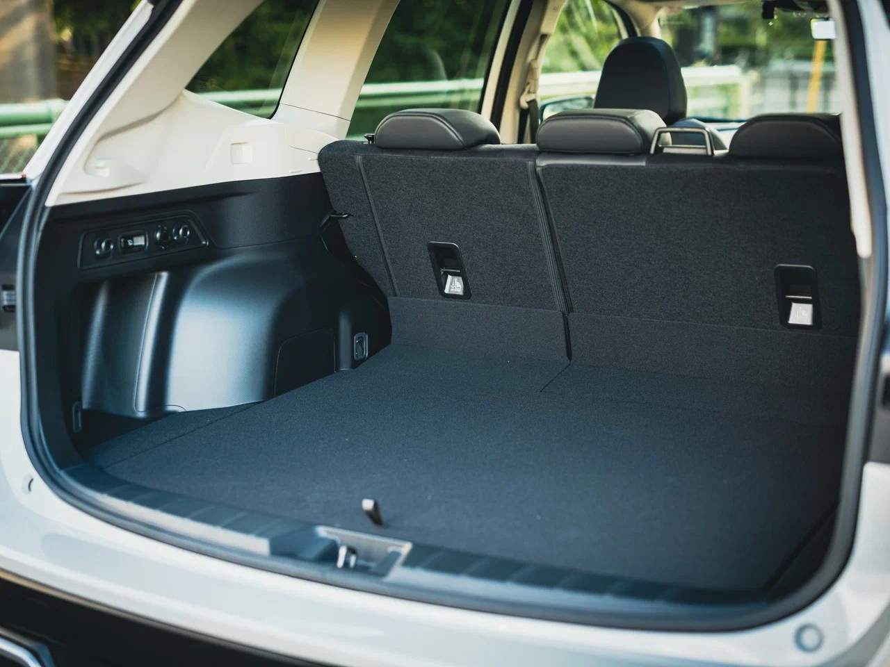 На авторынок нашей страны вернулись кроссоверы Subaru Forester субару 4