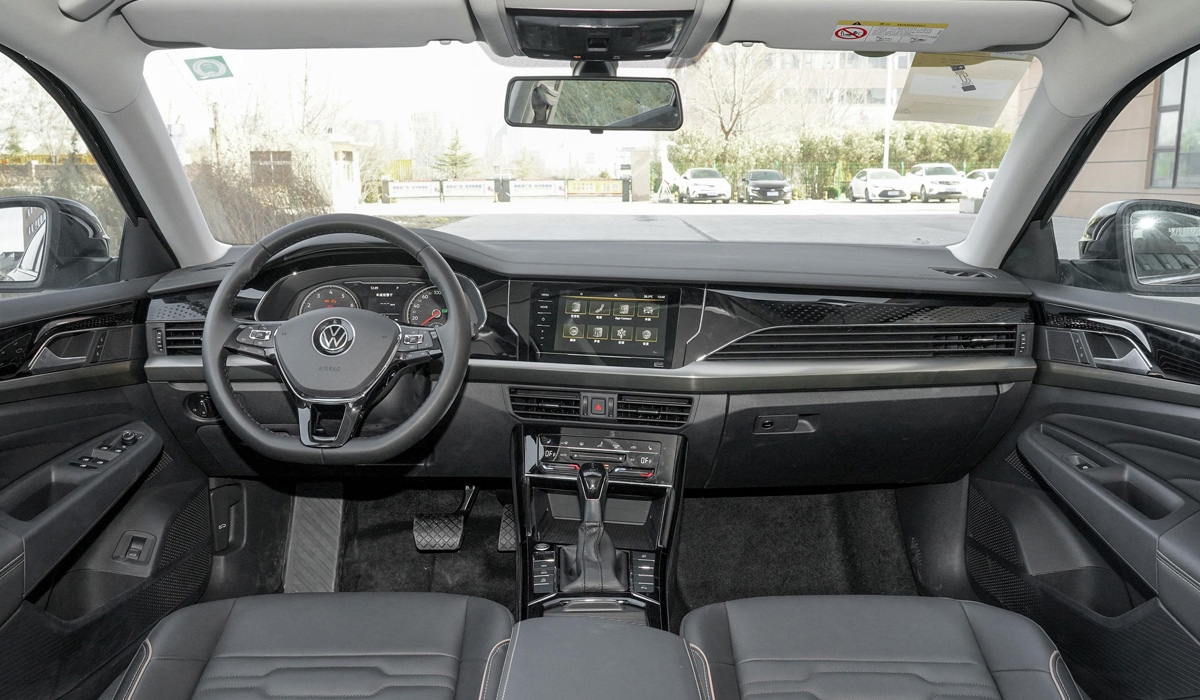 В Санкт-Петербурге начались продажи седанов Volkswagen Passat пассат 4