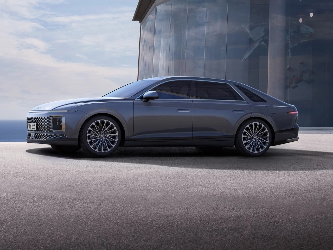 В нашей стране впервые появились седаны Hyundai Grandeur грандер 3