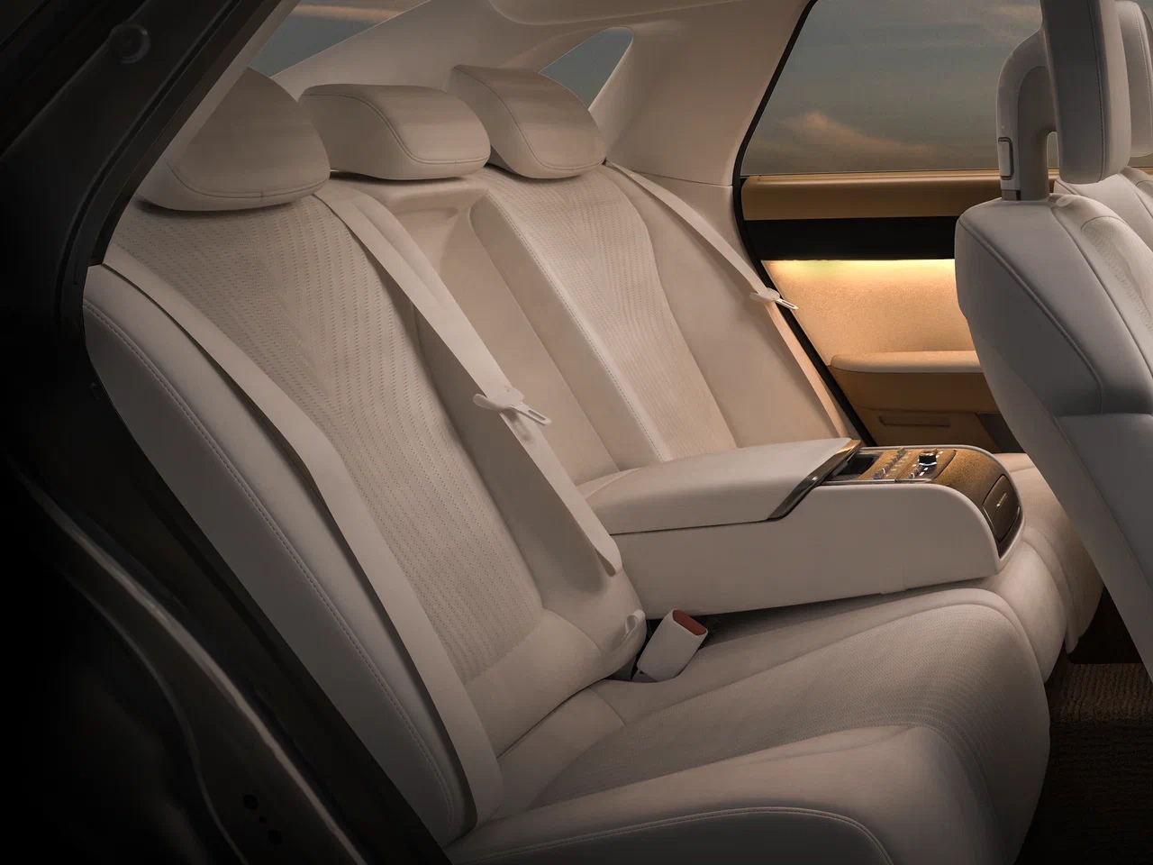 В нашей стране впервые появились седаны Hyundai Grandeur грандер 7