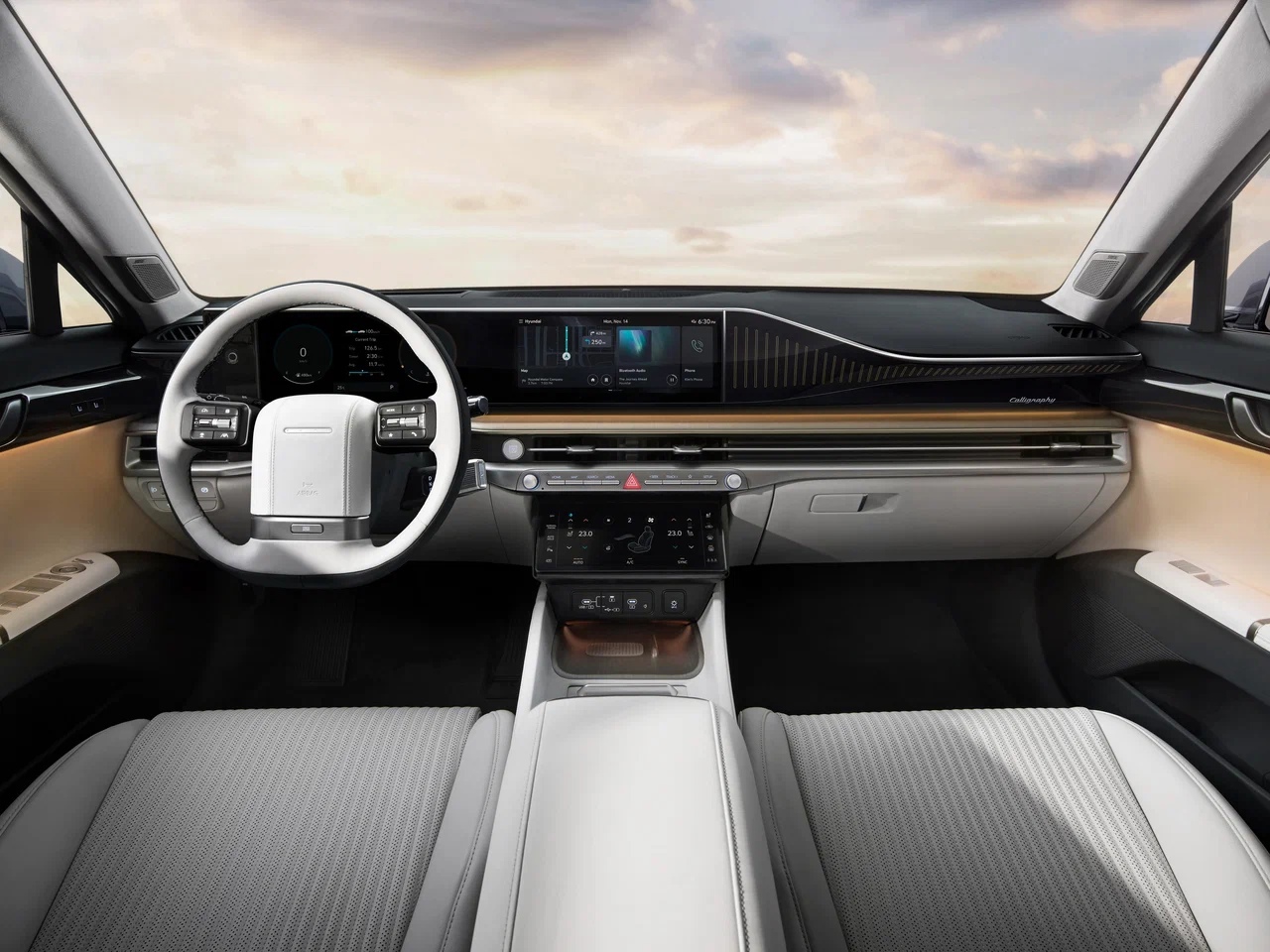В нашей стране впервые появились седаны Hyundai Grandeur грандер 5
