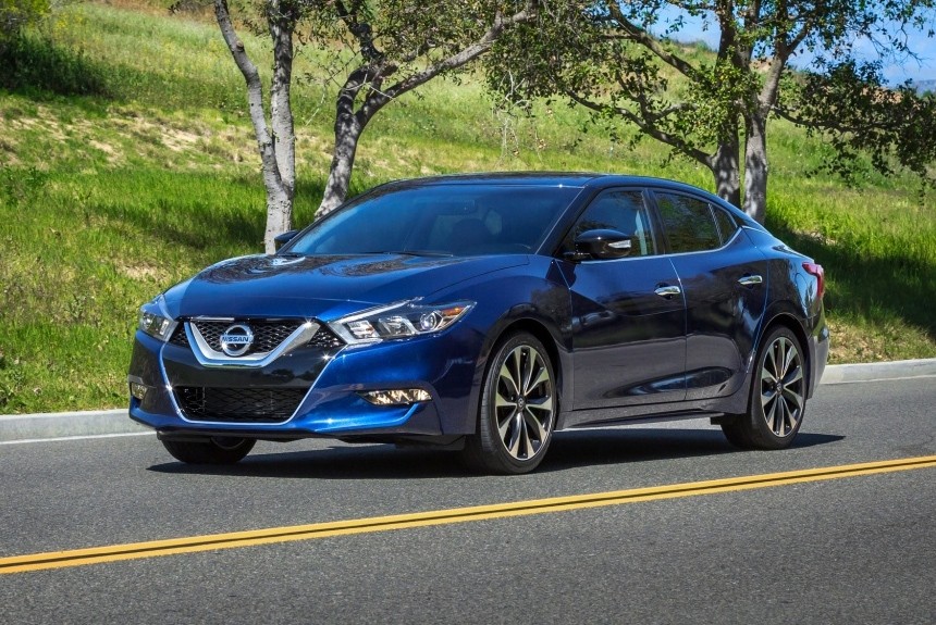 На российском авторынке появились мощные седаны Nissan Maxima максима 1