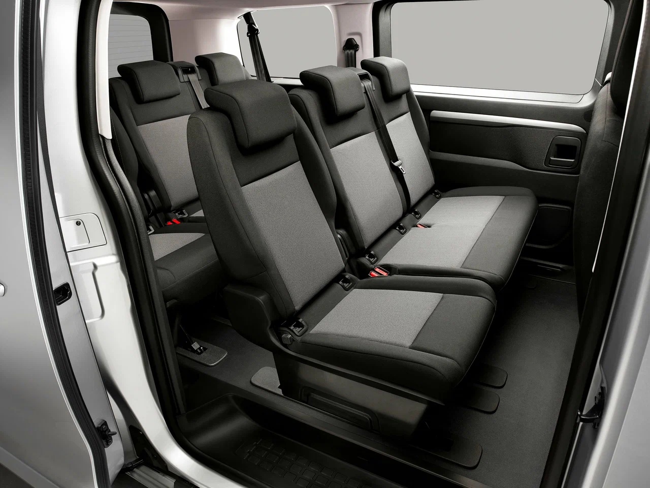 В нашу страну ввезли новые минивэны Citroen Space Tourer ситроен 6