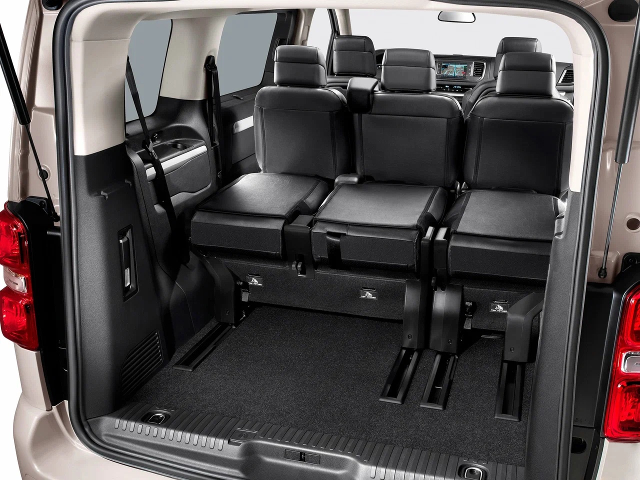 В нашу страну ввезли новые минивэны Citroen Space Tourer ситроен 4