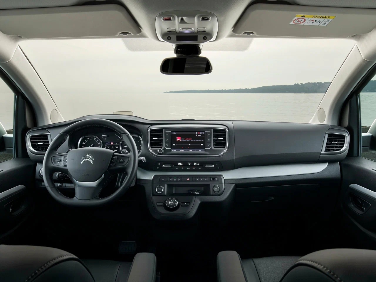 В нашу страну ввезли новые минивэны Citroen Space Tourer ситроен 7