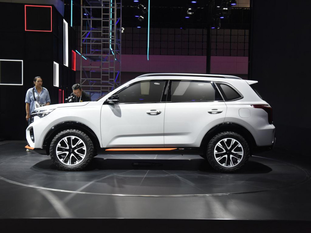 На авторынке нашей страны впервые появились кроссоверы KIA Sportage Ace киа 3