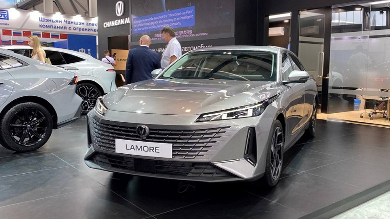 В России представлен седан Changan Lamore чанган 1