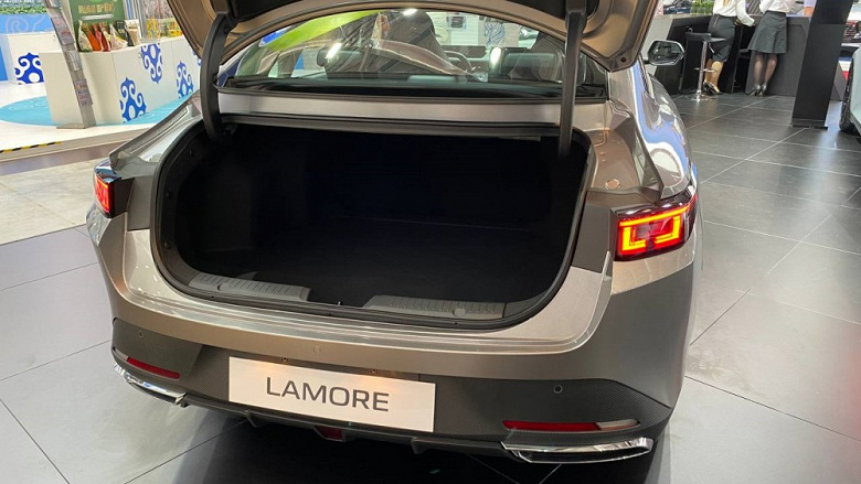 В России представлен седан Changan Lamore чанган 4