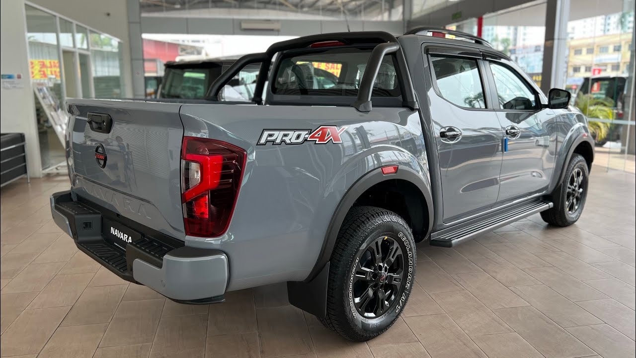 На российском авторынке появились пикапы Nissan Navara ниссан 4