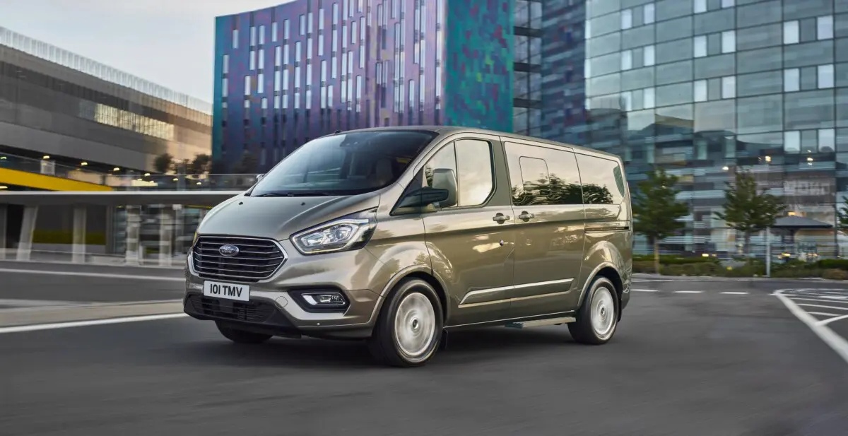 В нашу страну ввезли минивэны Ford Transit Custom форд 1