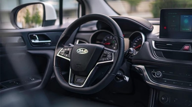 Устаревший кроссовер JAC S3 в России заменит новая модель як 2