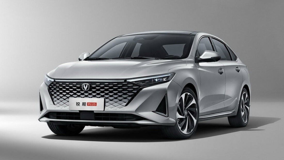 В России началась продажа нового седана Changan Raeton Plus по цене 3 млн рублей Changan Raeton Plus