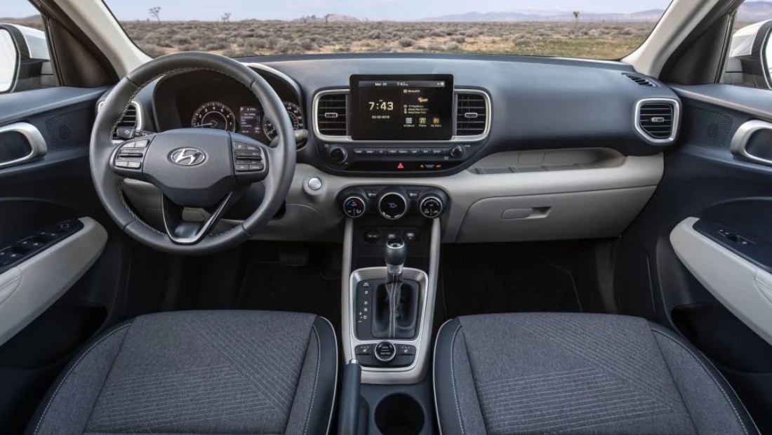 Hyundai Venue салон