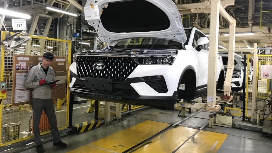 «АвтоВАЗ» отправит в производство новый кроссовер Lada X-Cross 5 до конца 2023 года Lada X-Cross 5