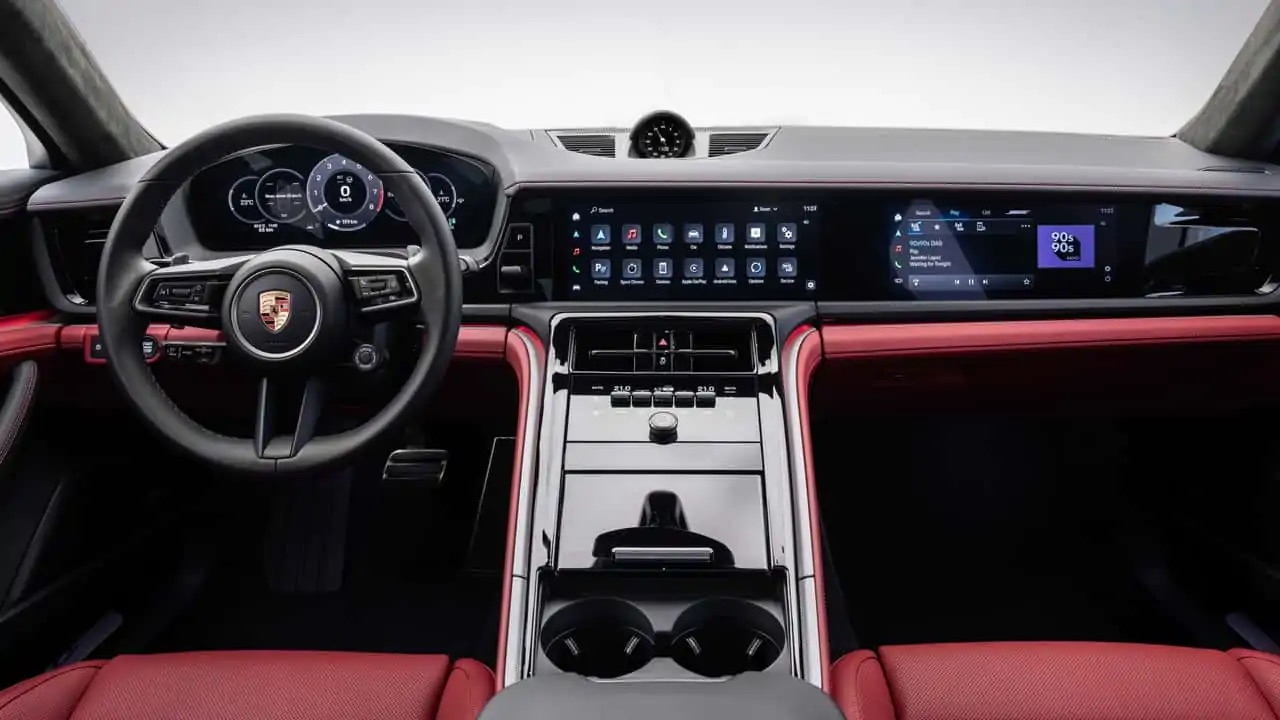 Интерьер нового Porsche Panamera показали перед его премьерой Porsche Panamera