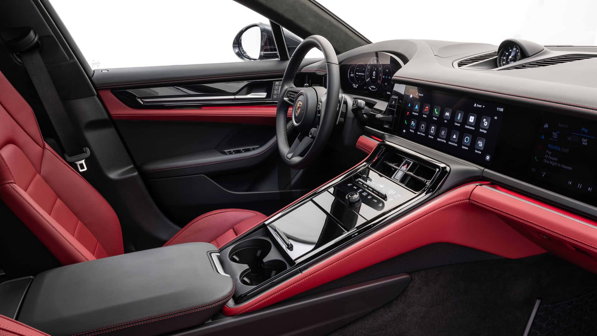 Интерьер нового Porsche Panamera показали перед его премьерой Porsche Panamera