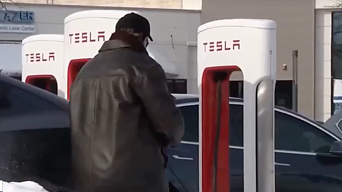 В Чикаго из-за морозов перестали работать зарядные станции Tesla Tasla в Чикаго